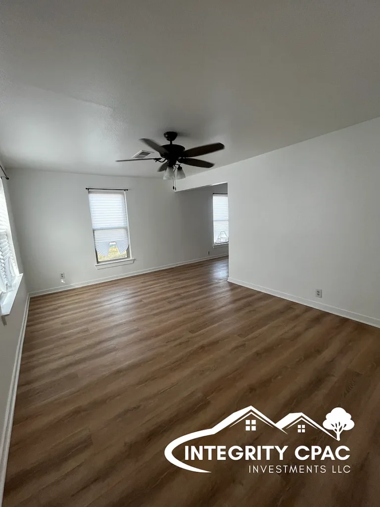 1810 Refinery beautiful new vinyl flooring